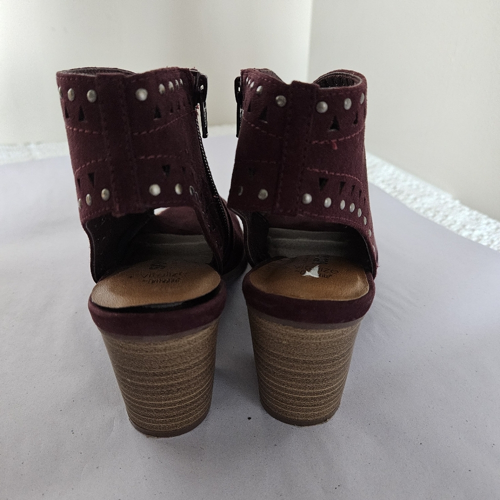 Women's Sonoma Burgundy Suede Ankle Boots Size 8.5 - Picture 4 of 14